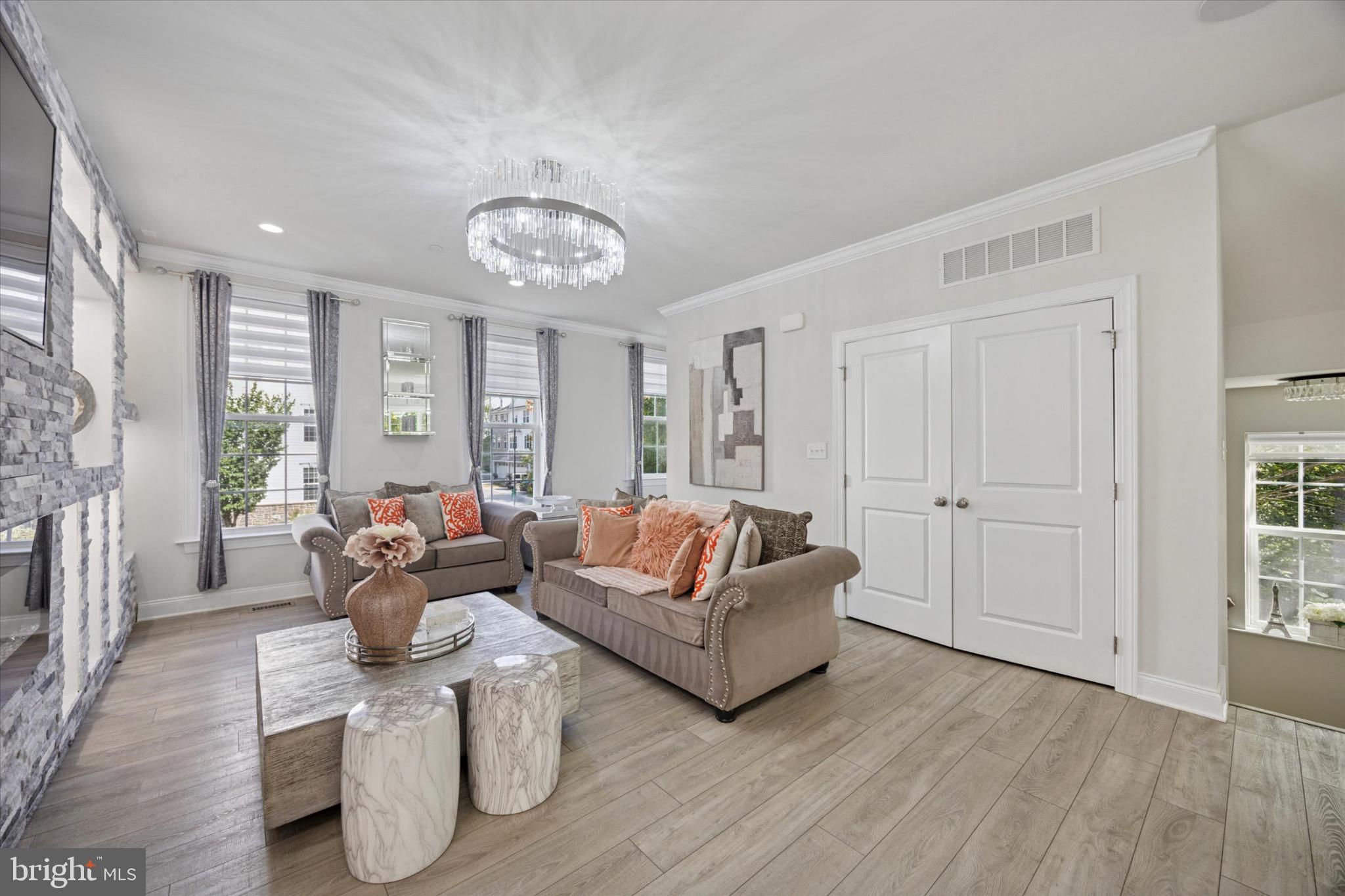 213 Corvus Circle Media, PA 19063 - Photo 5 of 34 a living room with furniture and a large window