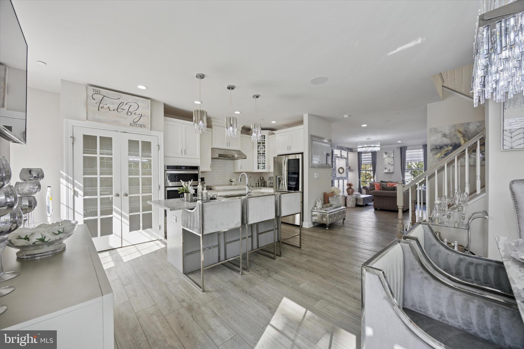 213 Corvus Circle Media, PA 19063 - Photo 8 of 34 a living room with furniture and a wooden floor