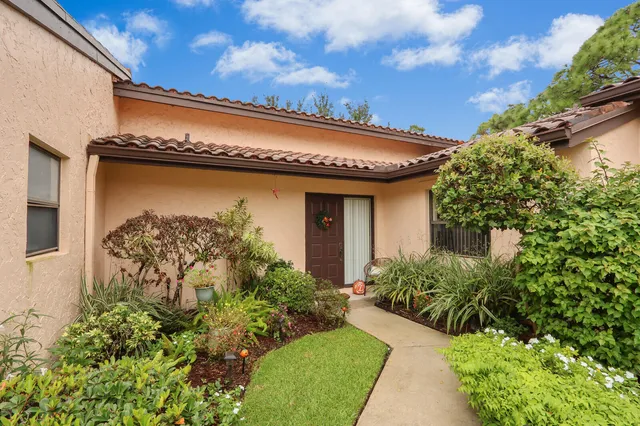 $2,600 | 3665 Southwest Quail Meadow Trail, Unit E, Palm City, FL 34990