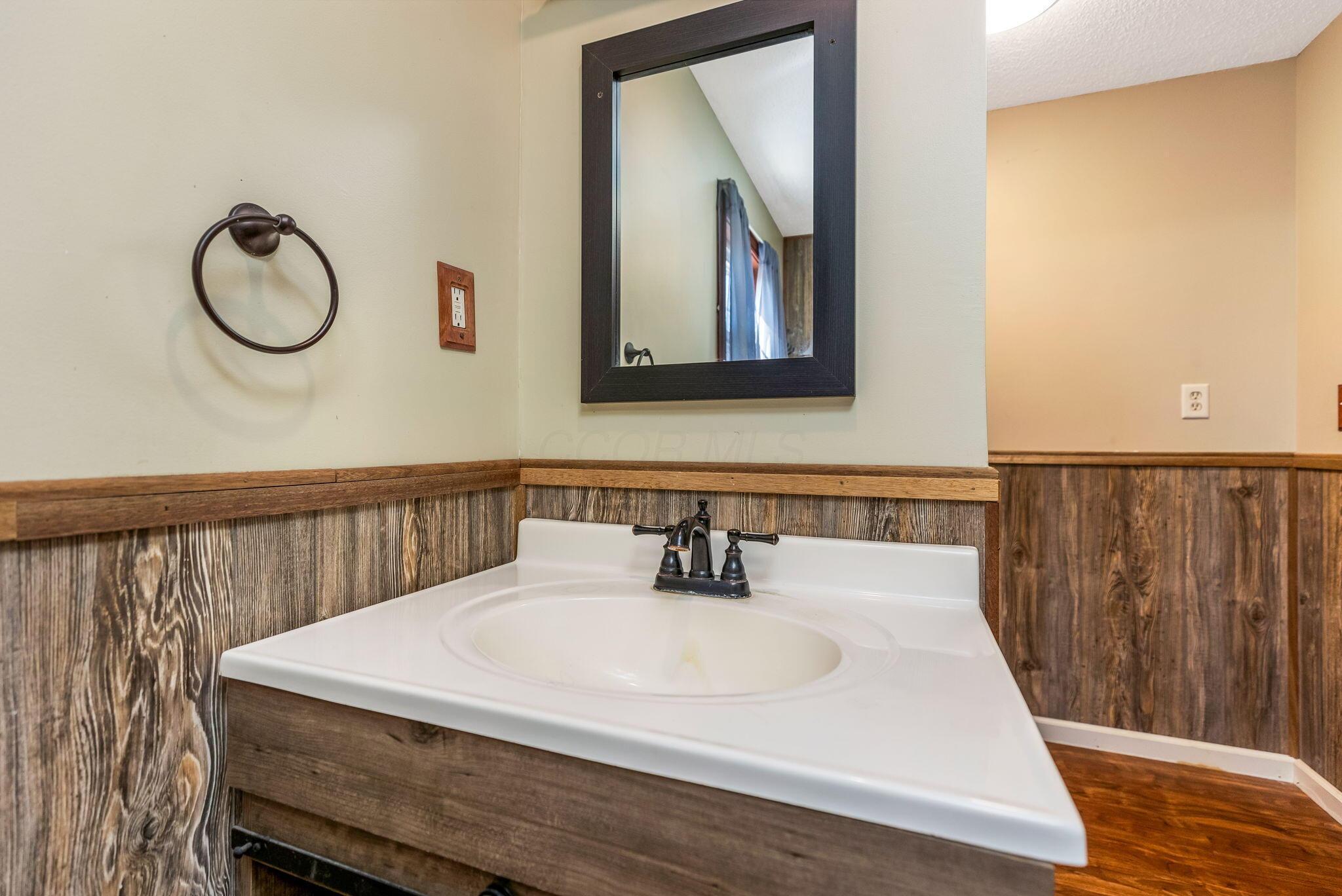 14081 Middlefork Road Laurelville, OH 43135 - Photo 27 of 73 38