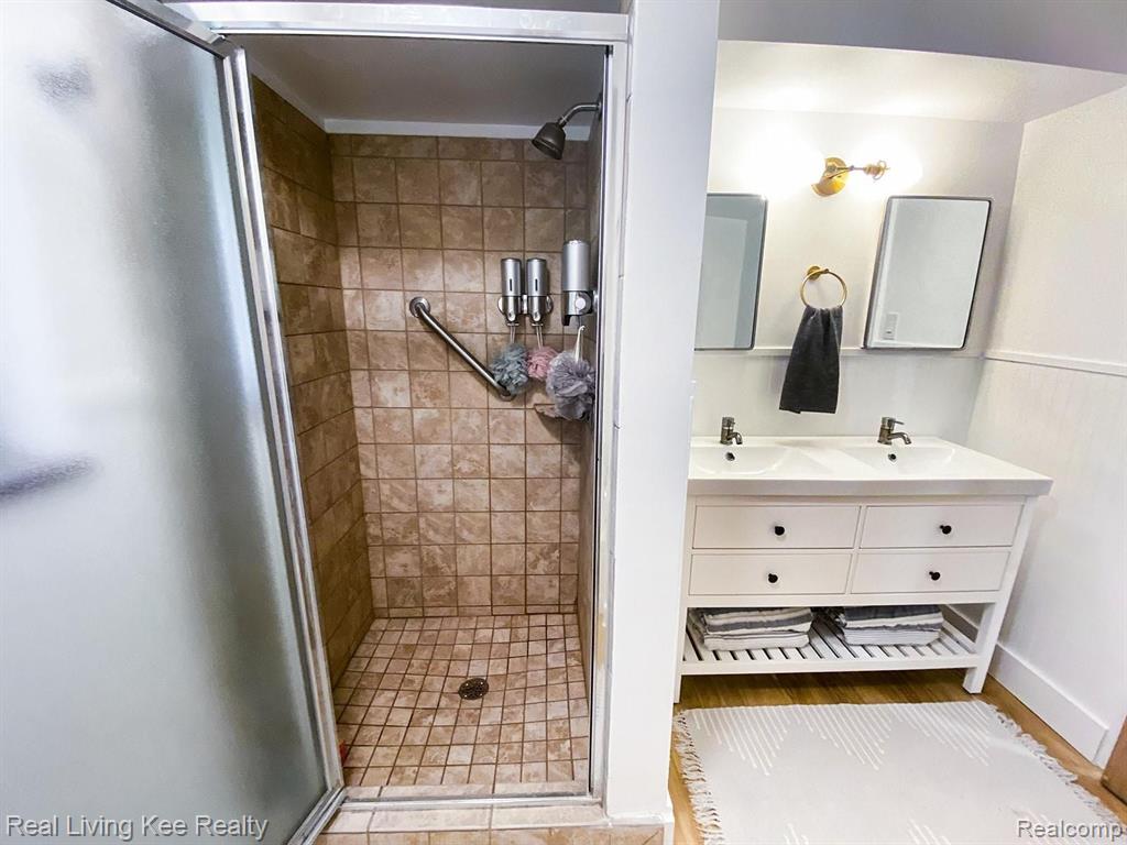 1744 Crooks Road Rochester Hills, MI 48309 - Photo 17 of 34