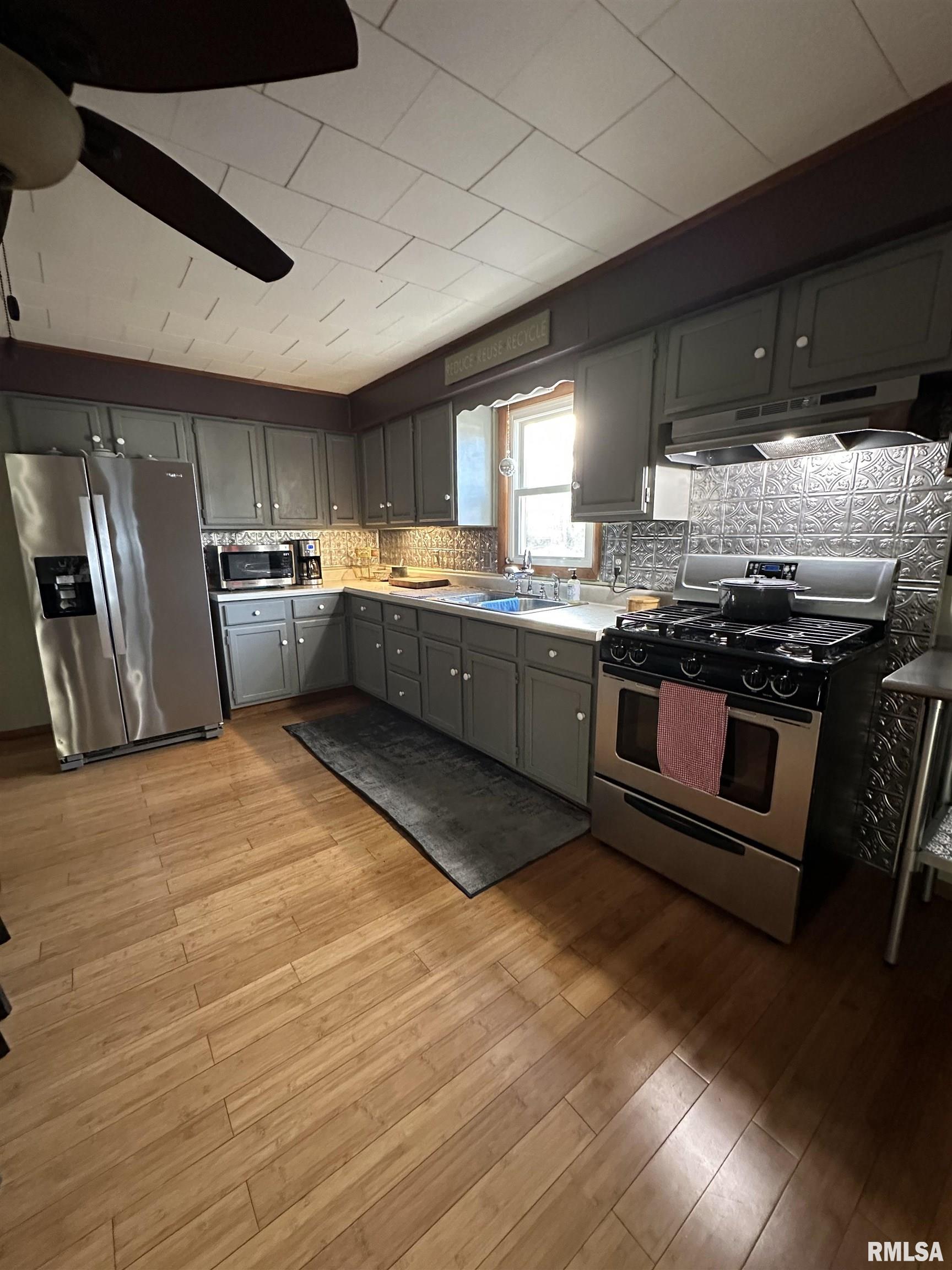 302 North Main Street Royalton, IL 62983 - Photo 8 of 26