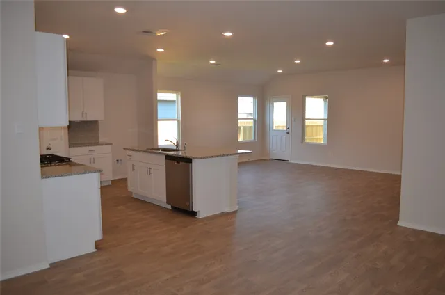 $2,300 | 1806 Windsor Boulevard, Lockhart, TX 78644