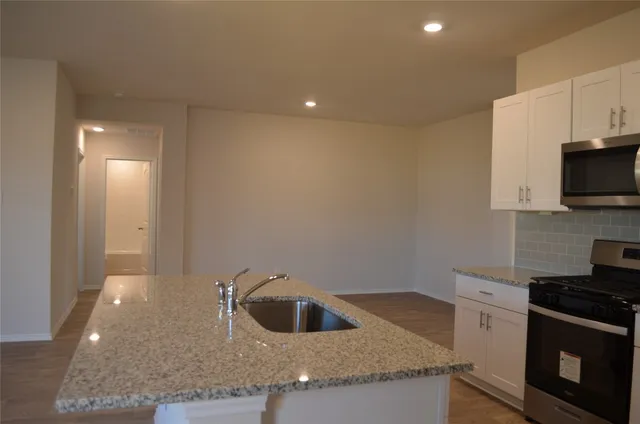 $2,300 | 1806 Windsor Boulevard, Lockhart, TX 78644