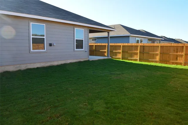 $2,300 | 1806 Windsor Boulevard, Lockhart, TX 78644