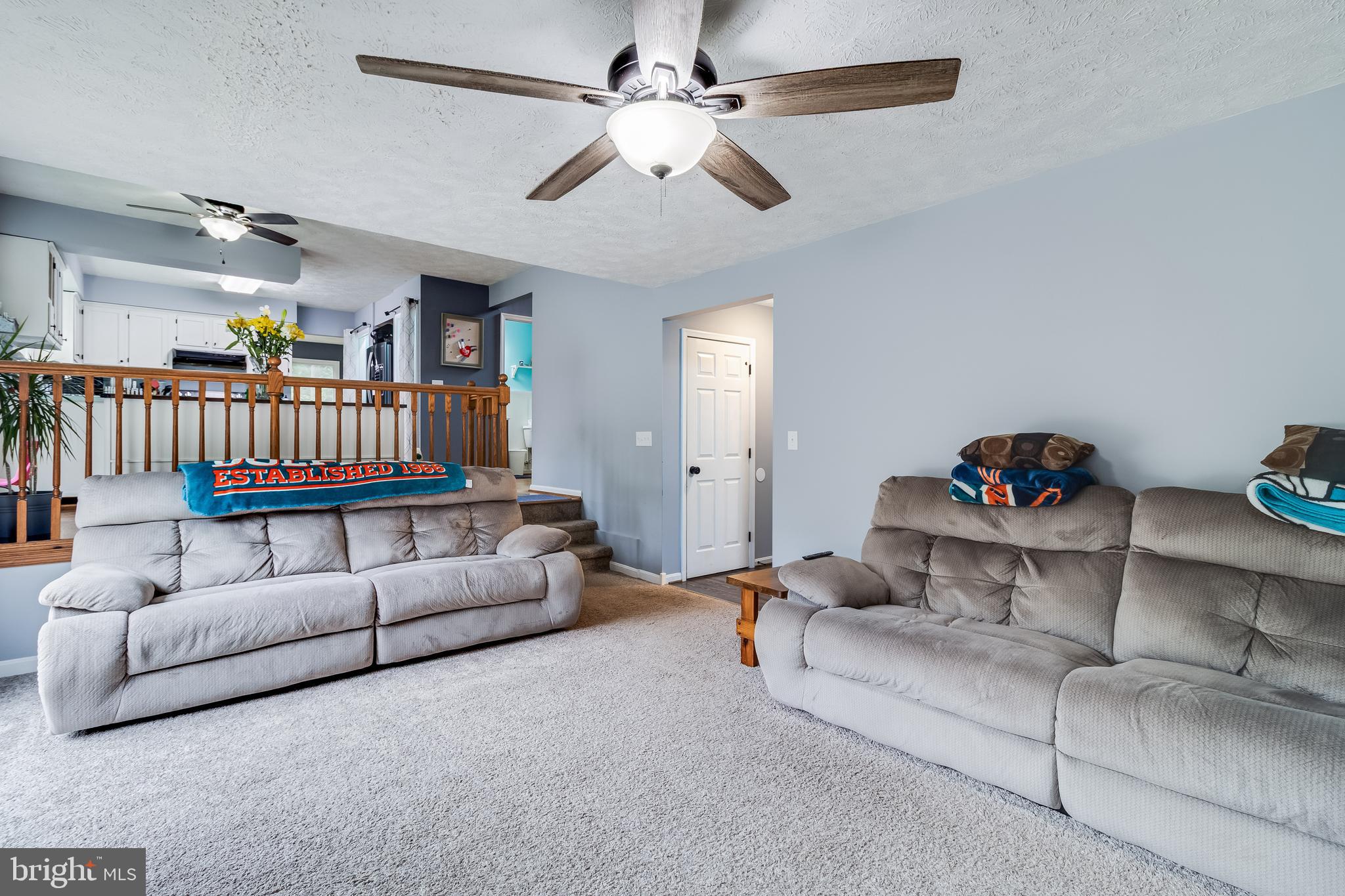 20919 Ridge Path Way Leonardtown, MD 20650 - Photo 33 of 56 a living room with furniture