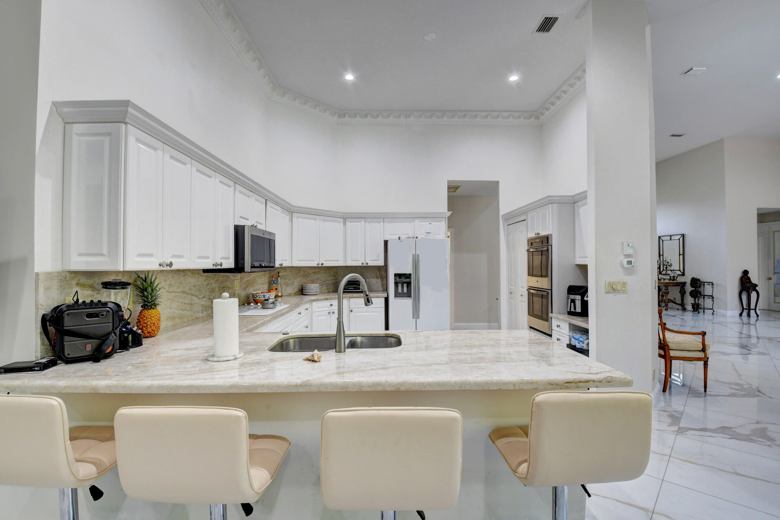 4701 Pine Tree Drive Boynton Beach, FL 33436 - Photo 17 of 35 4701 Pine Tee Kitchen 4