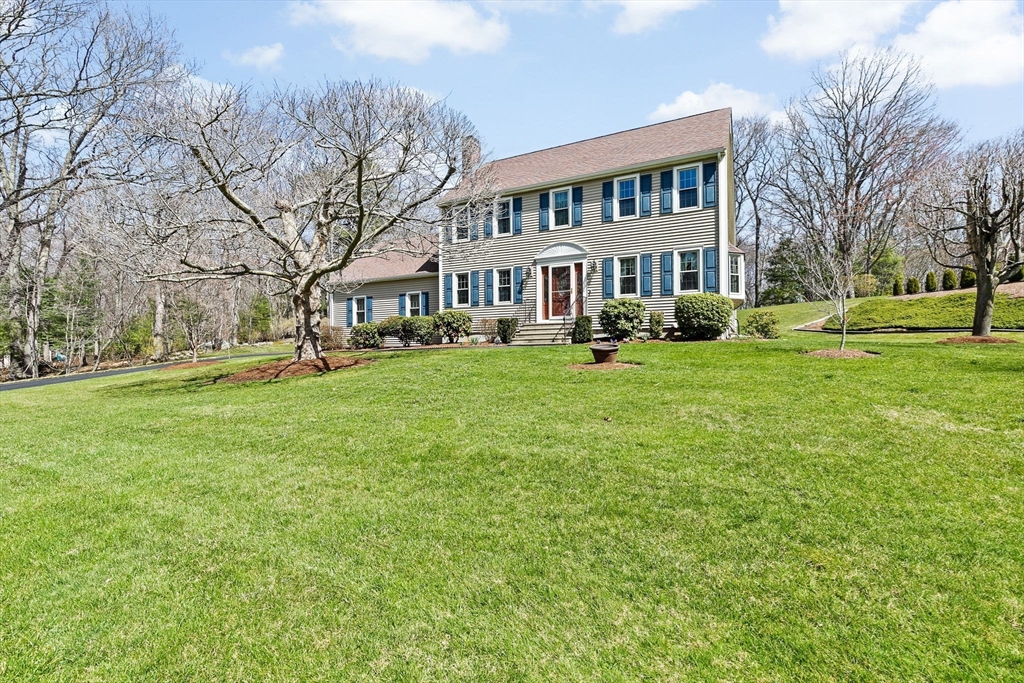 19 Crestview Drive Mendon, MA 01756 - Photo 1 of 40