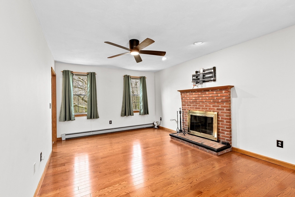 19 Crestview Drive Mendon, MA 01756 - Photo 11 of 40