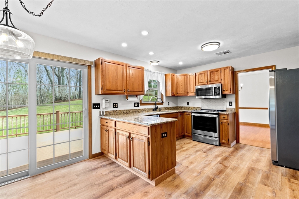 19 Crestview Drive Mendon, MA 01756 - Photo 15 of 40