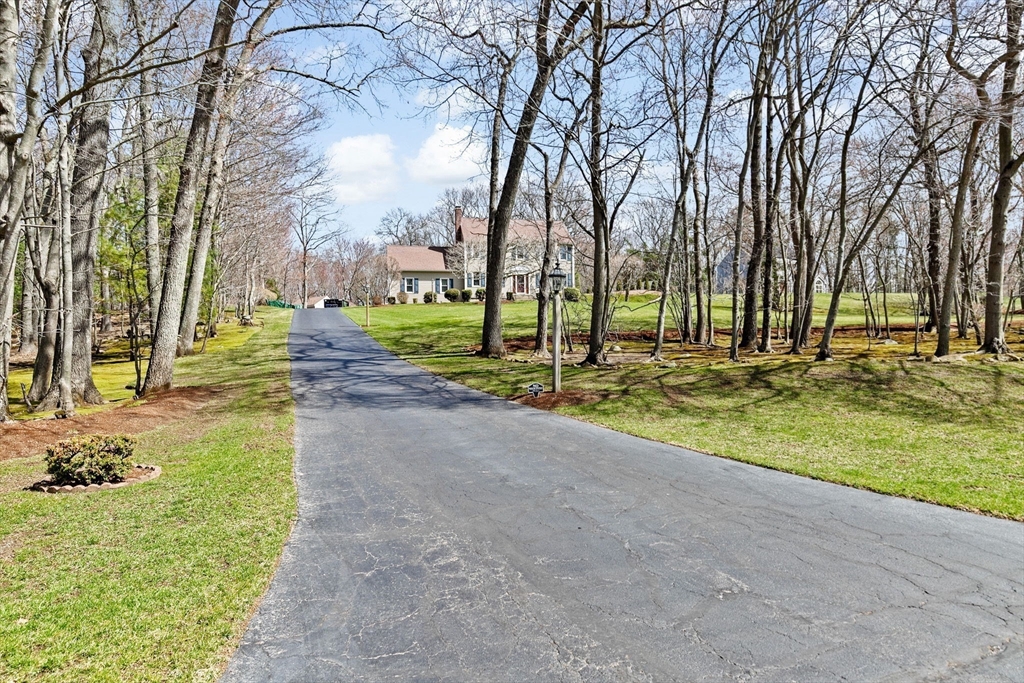 19 Crestview Drive Mendon, MA 01756 - Photo 38 of 40