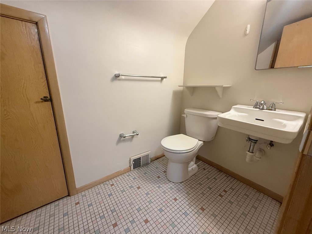 24113 East Silsby Road Beachwood, OH 44122 - Photo 17 of 28
