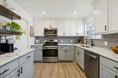 $369,000 | 3010 Joanna Drive, Farmers Branch, TX 75234