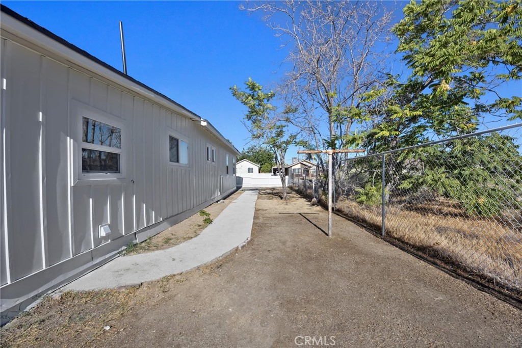 102 Jackson Street Taft, CA 93268 - Photo 25 of 34 a view of a house with a street