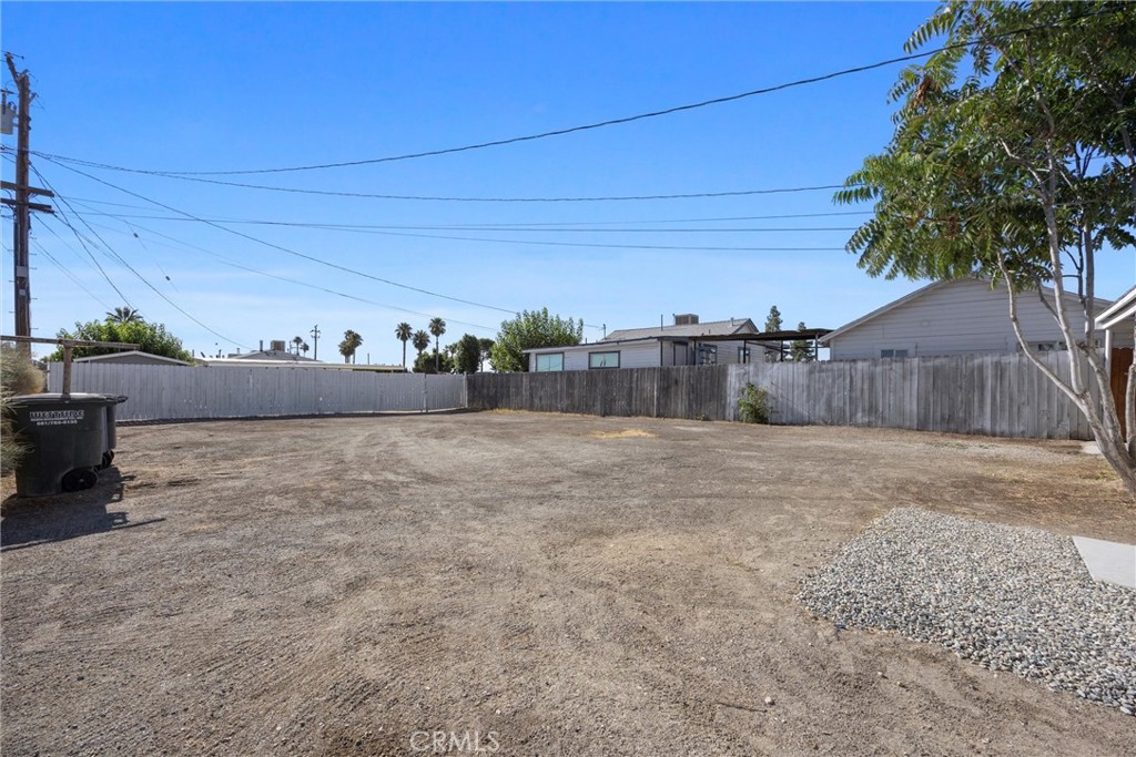 102 Jackson Street Taft, CA 93268 - Photo 27 of 34 a view of a backyard