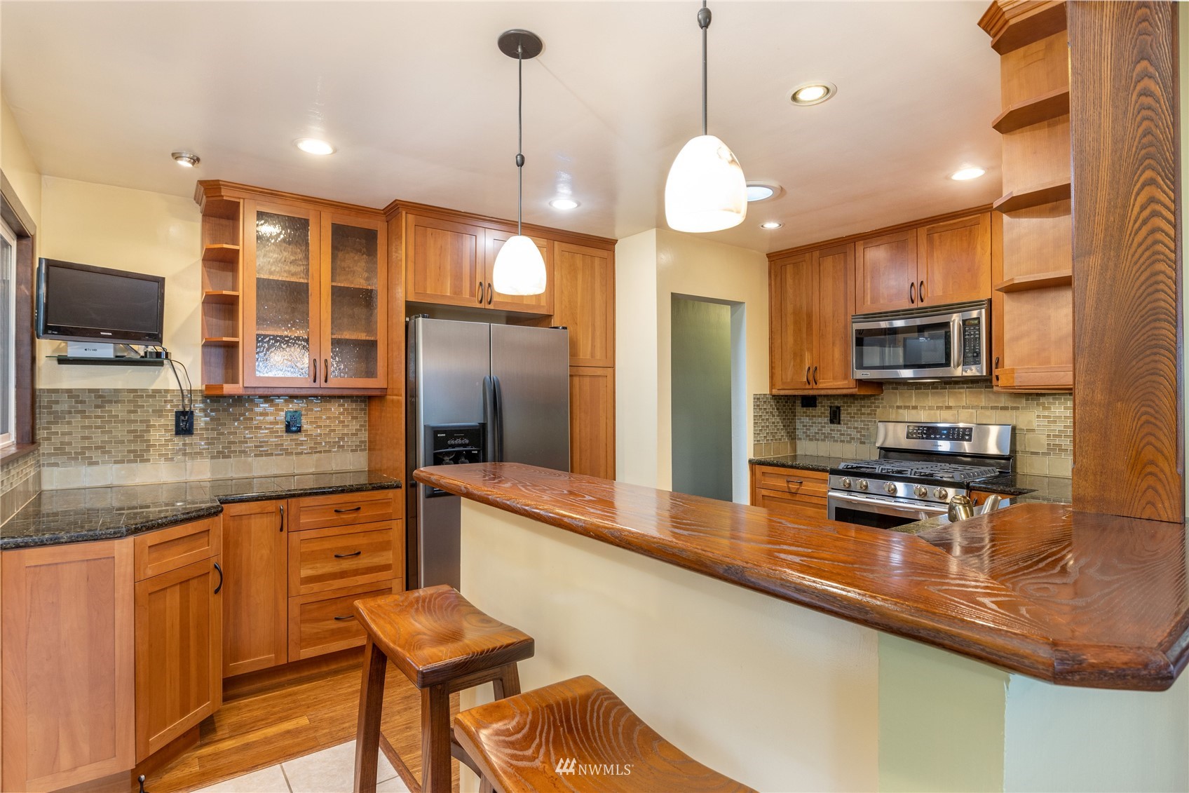 2103 Perry Avenue Bremerton, WA 98310 - Photo 12 of 34 Gallery Image 12