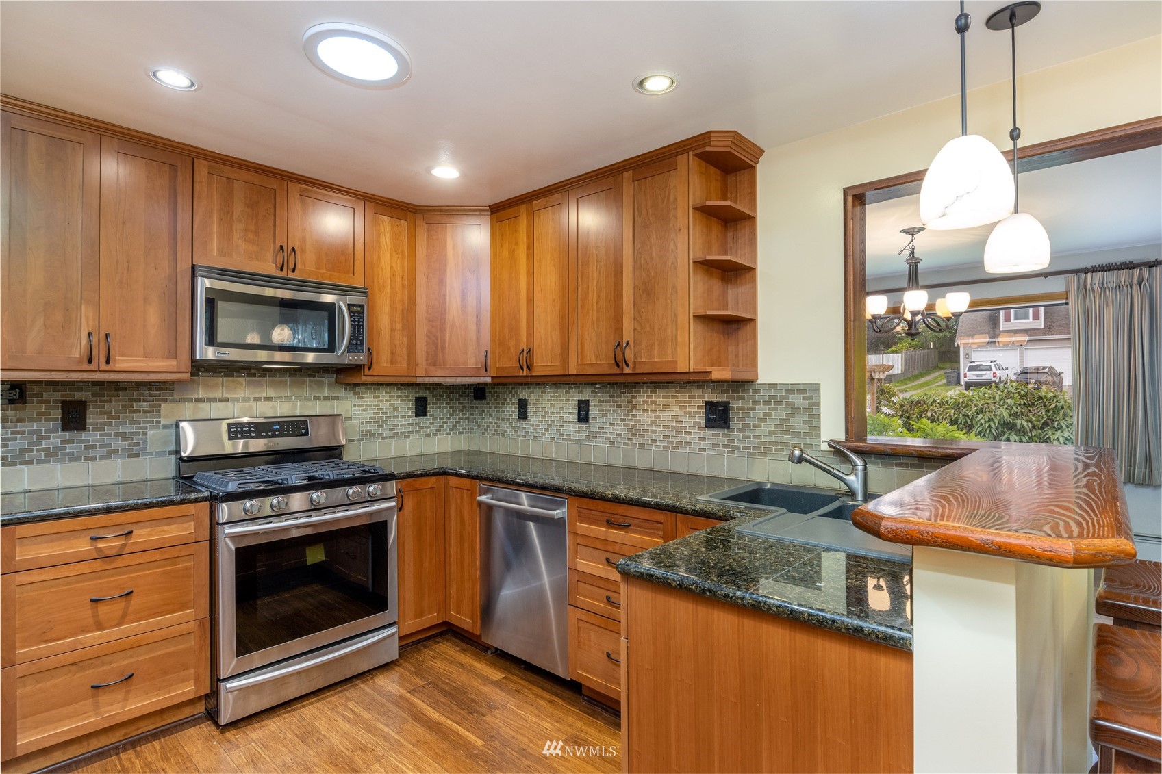 2103 Perry Avenue Bremerton, WA 98310 - Photo 13 of 34 Gallery Image 13