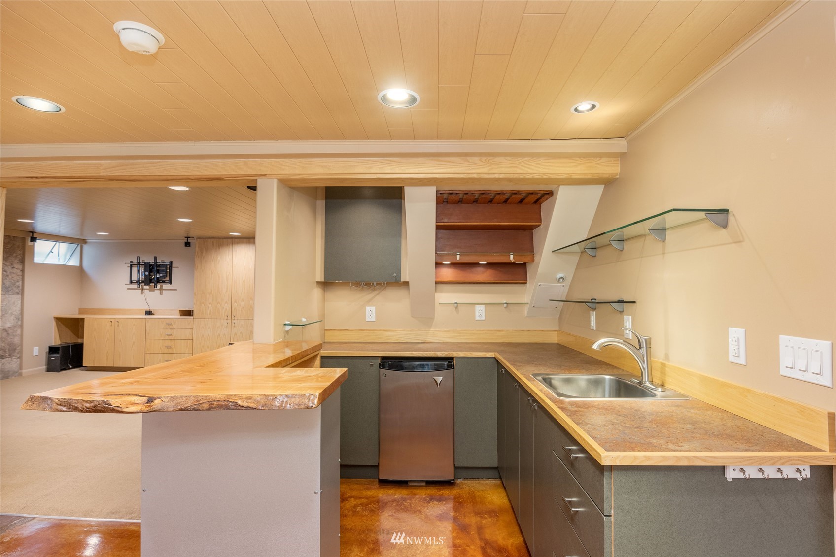 2103 Perry Avenue Bremerton, WA 98310 - Photo 26 of 34 Gallery Image 26