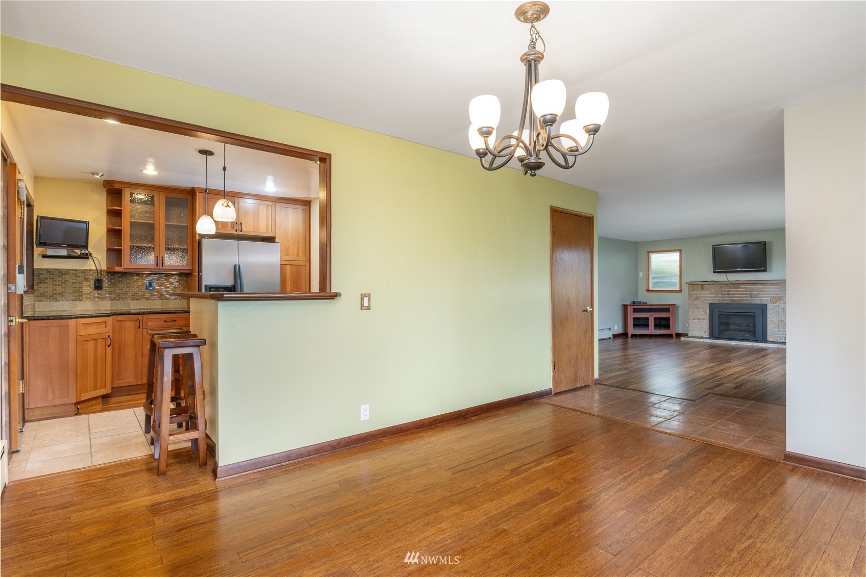 2103 Perry Avenue Bremerton, WA 98310 - Photo 8 of 34 Gallery Image 8