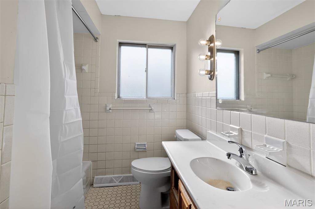 808 Bella Lane St. Louis, MO 63137 - Photo 20 of 33