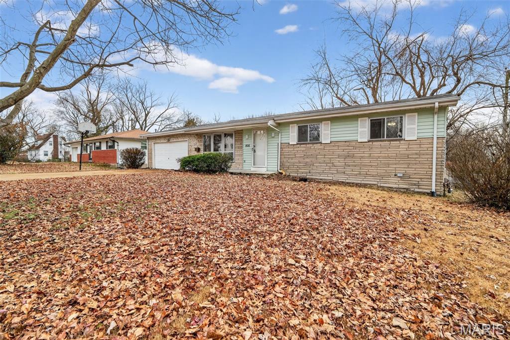 808 Bella Lane St. Louis, MO 63137 - Photo 2 of 33