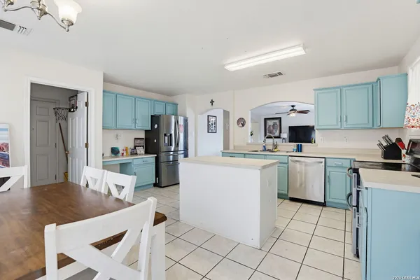 $290,000 | 8403 Apache Bend, Converse, TX 78109