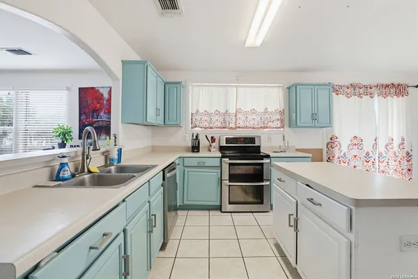 $290,000 | 8403 Apache Bend, Converse, TX 78109