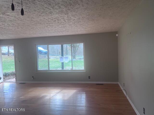 663 Bethel Road Clinton, TN 37716 - Photo 2 of 9 IMG_2680