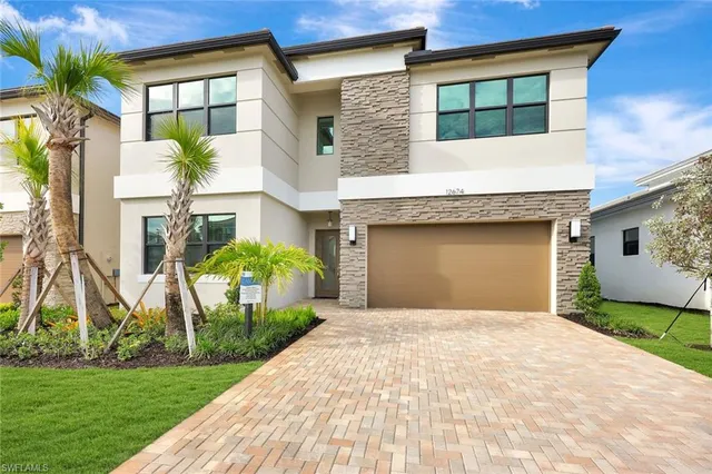 $894,900 | 12674 Caballo Court, Estero, FL 33928