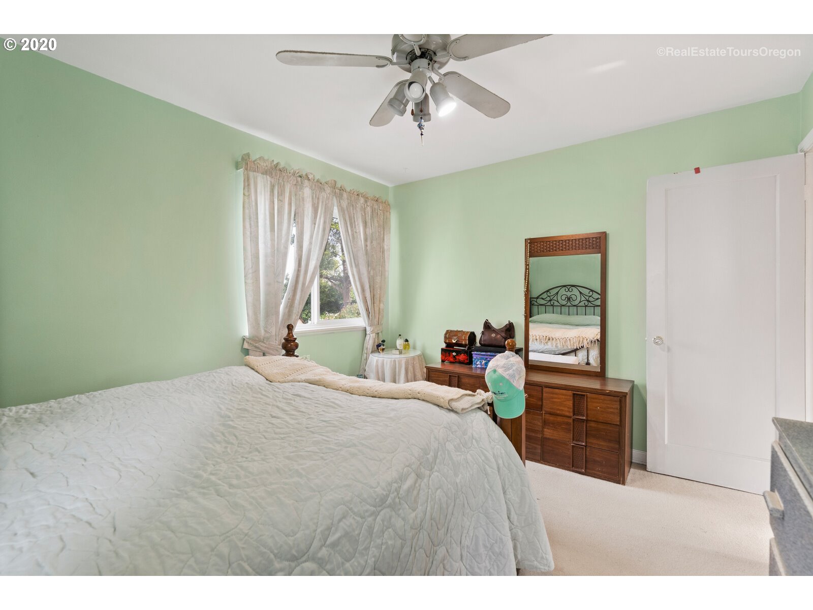 3417 Northeast Rosa Parks Way Portland, OR 97211 - Photo 11 of 29 Gallery Image 11