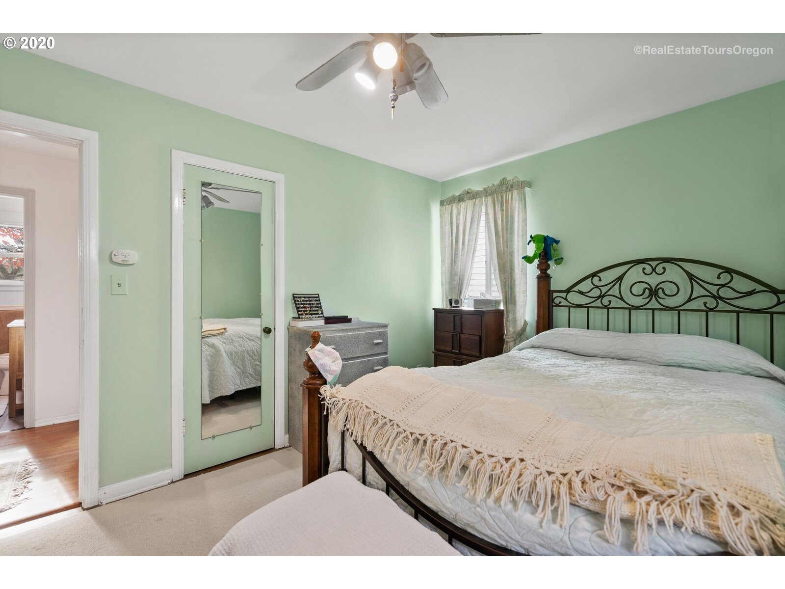 3417 Northeast Rosa Parks Way Portland, OR 97211 - Photo 12 of 29 Gallery Image 12