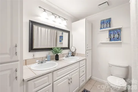 $525,000 | 425 Regency Drive, Charlotte, NC 28211