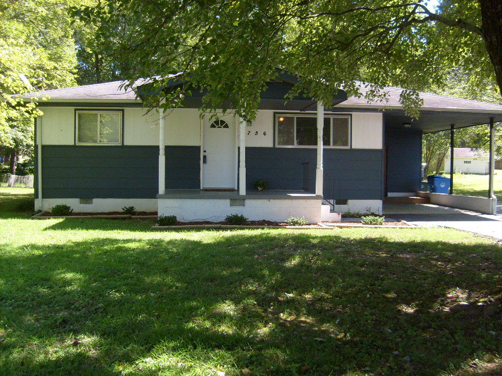 756 Gentry Road Chattanooga, TN 37421 - Photo 1 of 15 S6302750