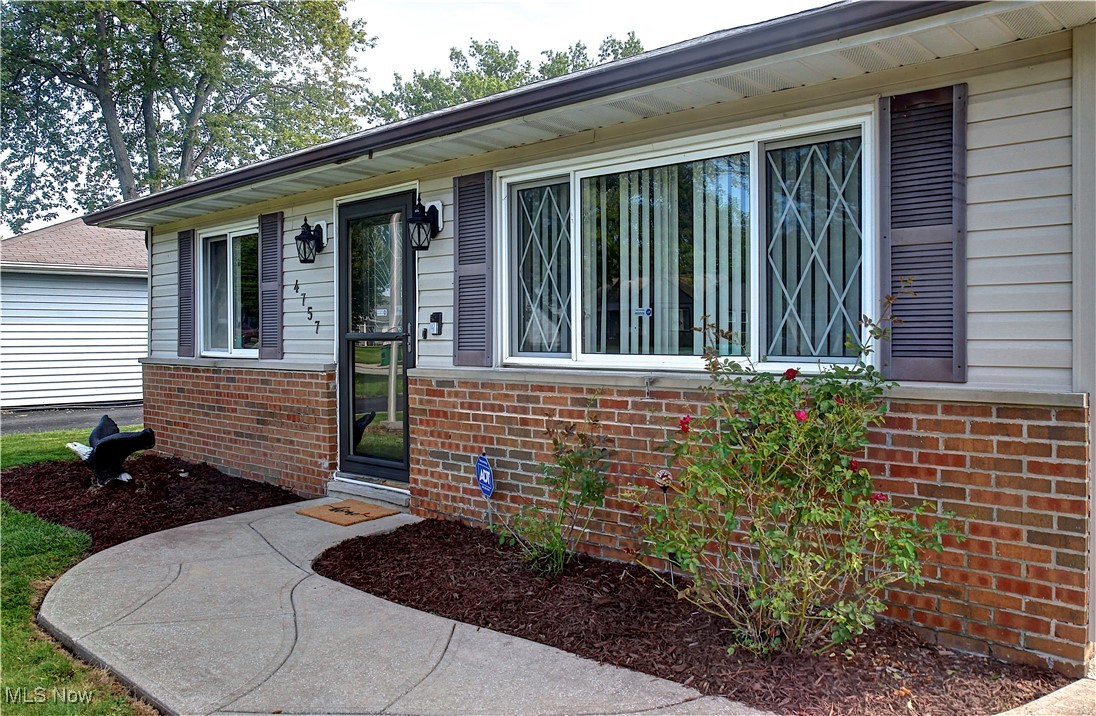 4757 Marigold Road Mentor, OH 44060 - Photo 3 of 27 Entrance