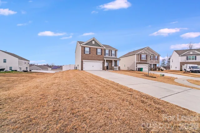 $2,100 | 7411 Foxgate Circle, Charlotte, NC 28215