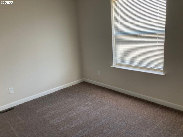 3104 Southwest Terrace Drive Pendleton, OR 97801 - Photo 16 of 18 an empty room with a window