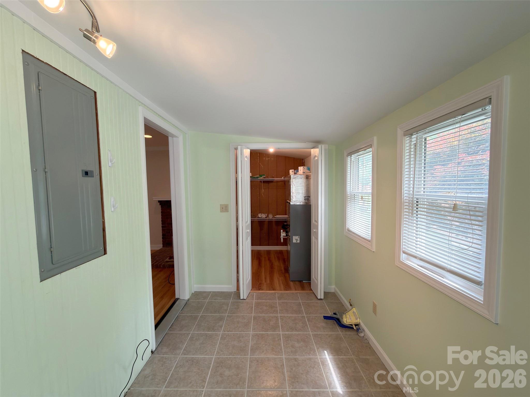 22 McMinn Road Hendersonville, NC 28792 - Photo 14 of 38