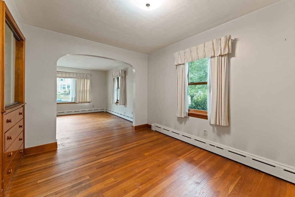 105 Lewis Avenue West Springfield, MA 01089 - Photo 14 of 38