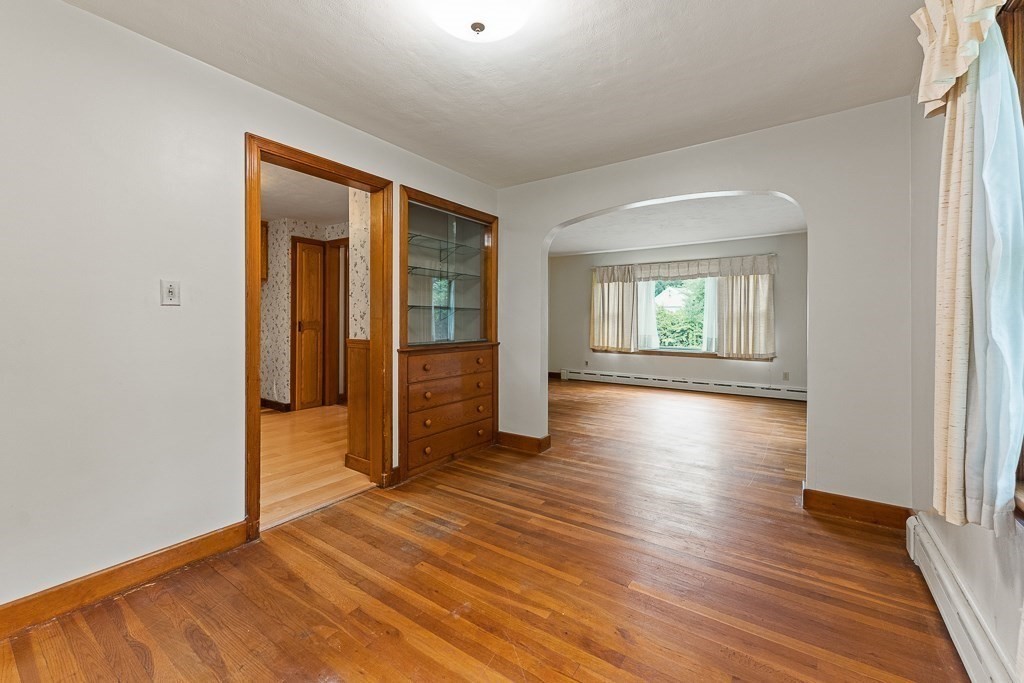 105 Lewis Avenue West Springfield, MA 01089 - Photo 15 of 38