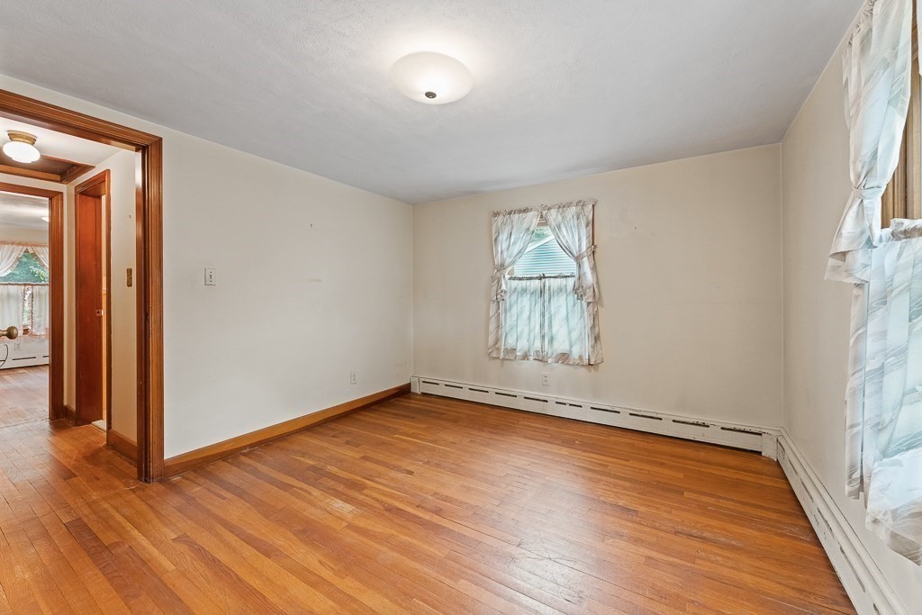 105 Lewis Avenue West Springfield, MA 01089 - Photo 22 of 38