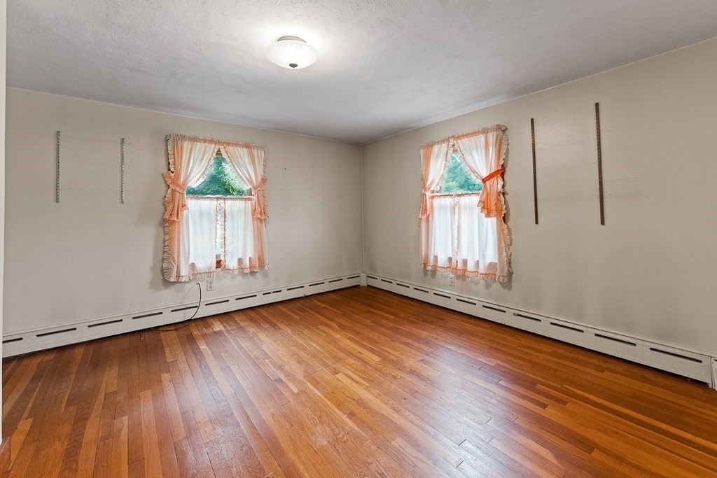 105 Lewis Avenue West Springfield, MA 01089 - Photo 24 of 38