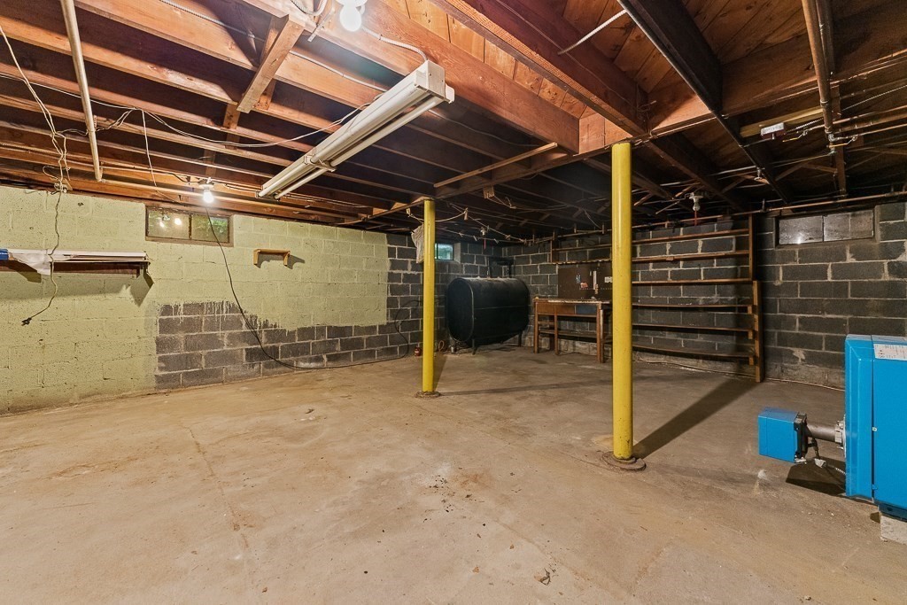 105 Lewis Avenue West Springfield, MA 01089 - Photo 32 of 38