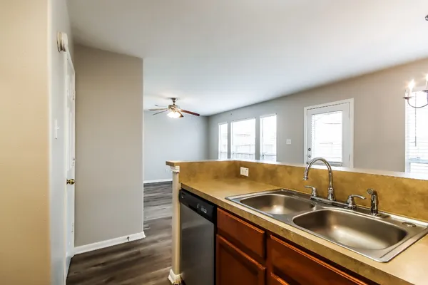 $1,830 | 1111 Richcrest Drive, Houston, TX 77060