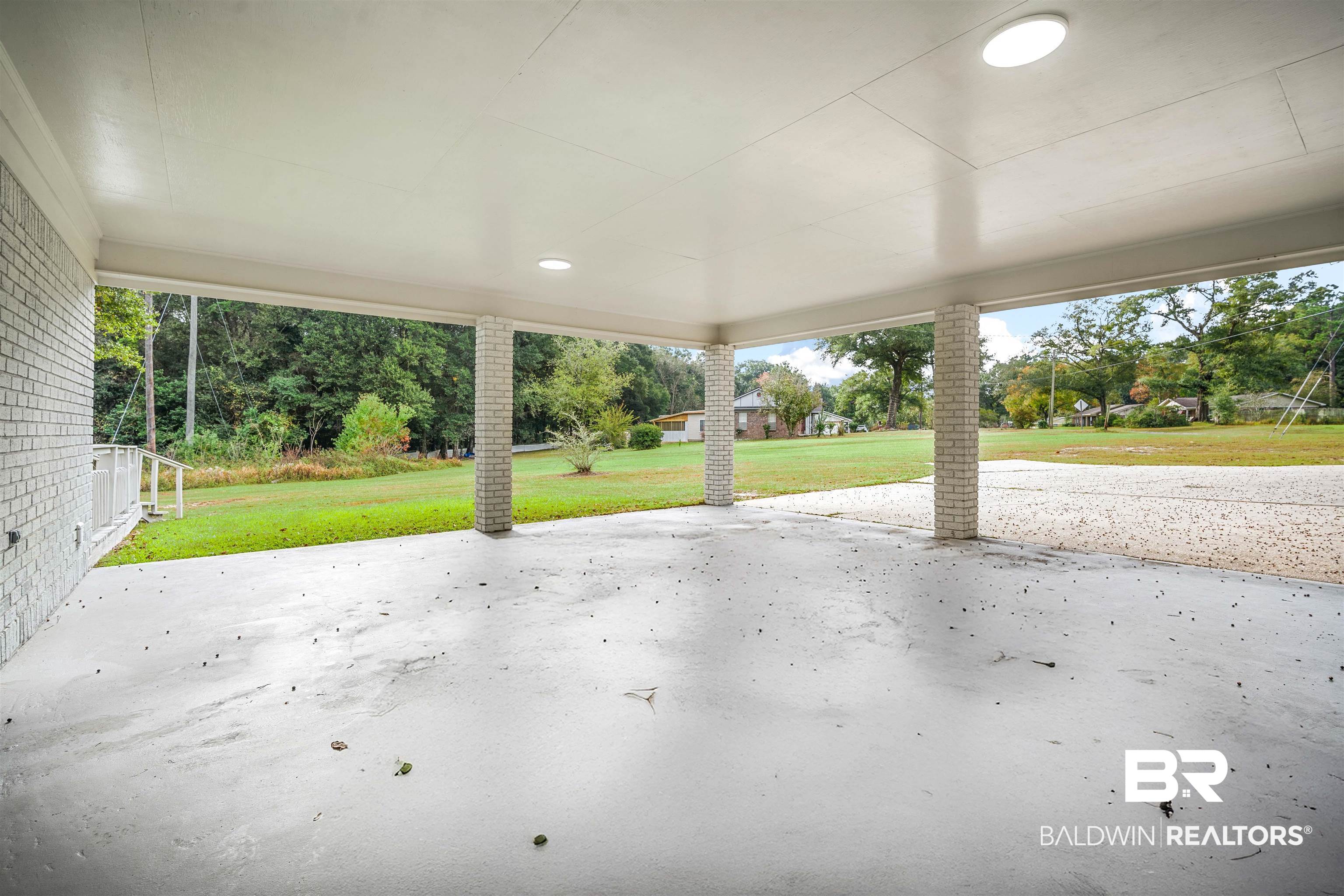 3050 Lacoste Road Mobile, AL 36618 - Photo 27 of 30 View of patio / terrace