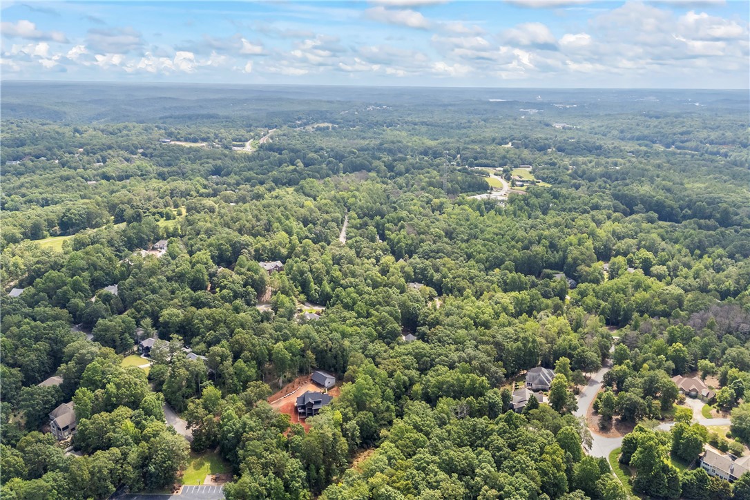 301 North Summit Drive Seneca, SC 29672 - Photo 11 of 38