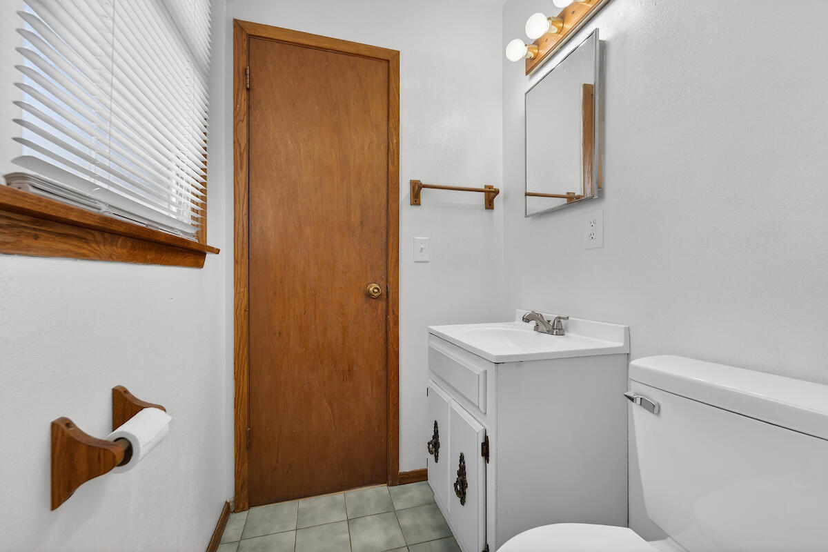 7504 Pheasant Trail Caledonia, WI 53402 - Photo 14 of 27 Half bath