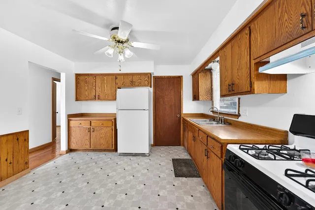 $325,000 | 7504 Pheasant Trail, Caledonia, WI 53402