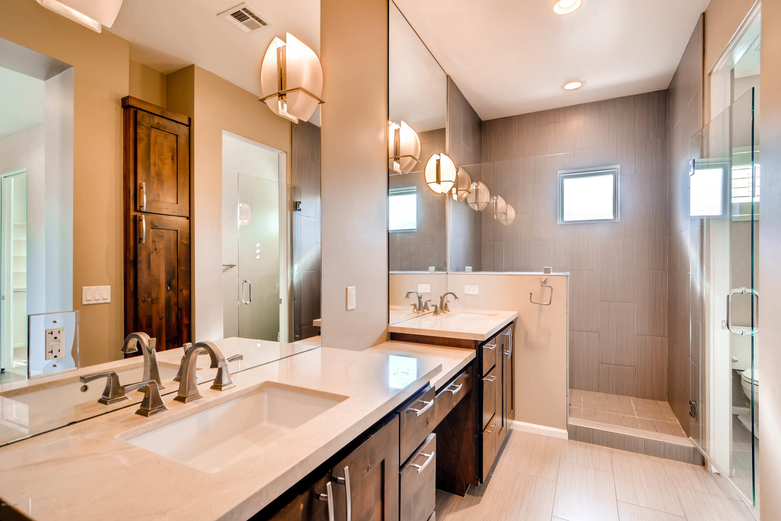 5010 North 34th Street, Unit 1 Phoenix, AZ 85018 - Photo 15 of 27 5010 N 34th St 1 Phoenix AZ-MLS_Size-016