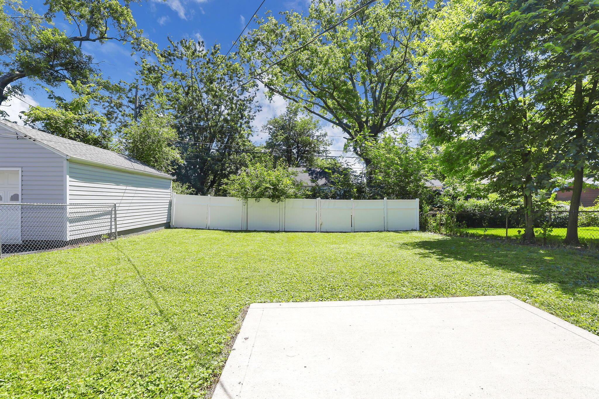 142 North Kellner Road Columbus, OH 43209 - Photo 48 of 62 Yard