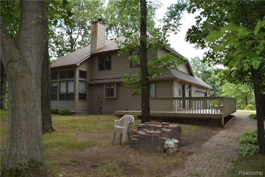 2357 Sunny Ridge Drive Pinckney, MI 48169 - Photo 4 of 33 3.jpg